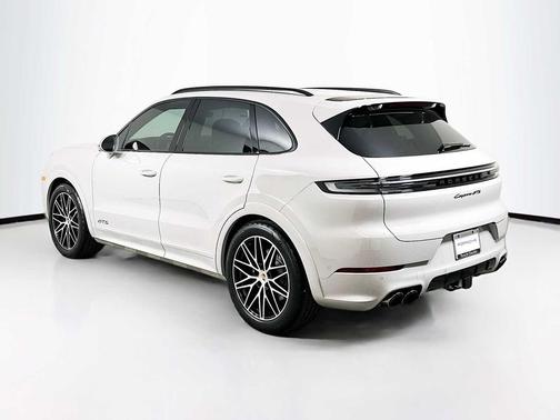 2026 Porsche Cayenne GTS