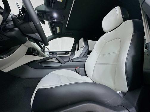 2026 Porsche Cayenne GTS