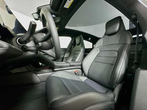 PALE BLU MET 2026 Porsche Taycan