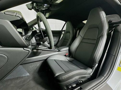 2026 Porsche 911 Carrera 4 GTS