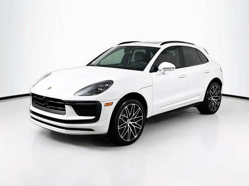 2026 Porsche Macan AWD