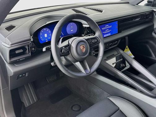 OAK GRN MET NEO 2026 Porsche Macan Macan Electric