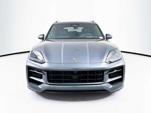 VANADIUM GRY ME 2026 Porsche Cayenne GTS