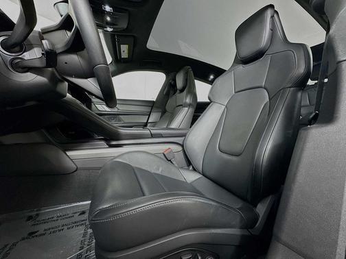 2024 Porsche Taycan Turbo S