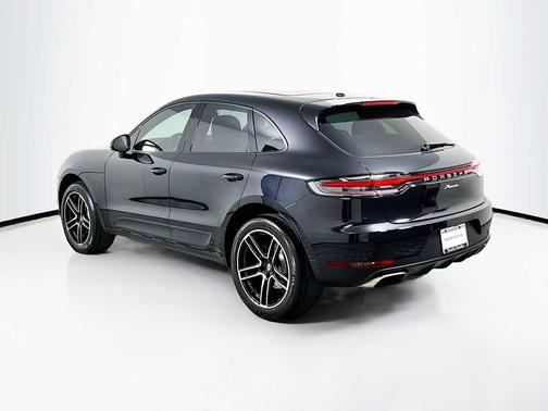Jet Black Metallic 2021 Porsche Macan Macan
