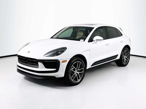 CARRARA WHT MET 2026 Porsche Macan Macan