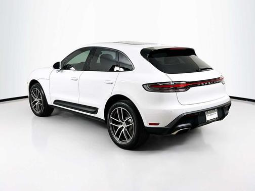 CARRARA WHT MET 2026 Porsche Macan Macan