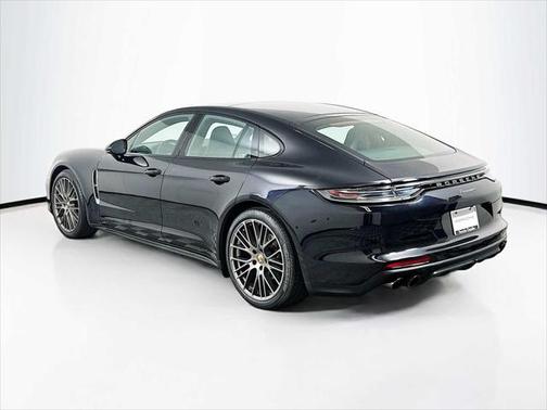 2023 Porsche Panamera 4