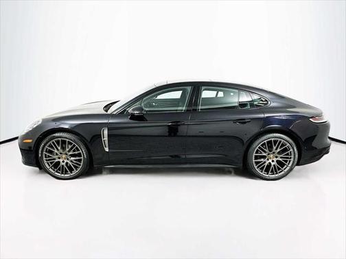 2023 Porsche Panamera 4