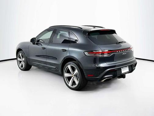 2026 Porsche Macan AWD