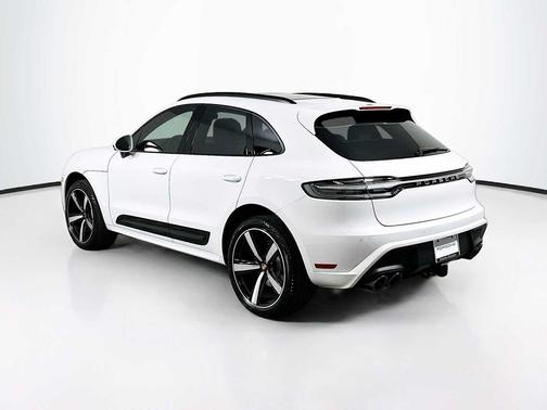 Carrara White Metallic 2026 Porsche Macan Macan