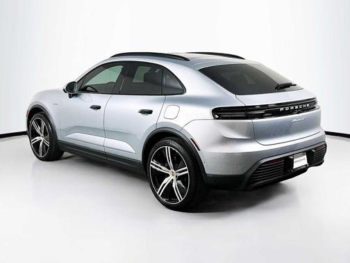 2025 Porsche Macan 4S