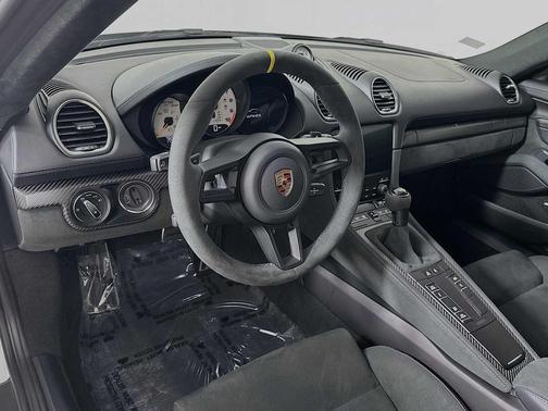 2024 Porsche 718 Cayman GT4 RS