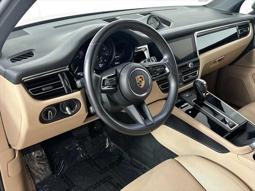 2023 Porsche Macan Base