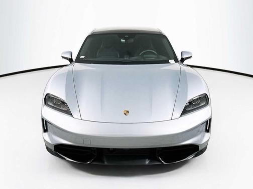 2025 Porsche Taycan 4