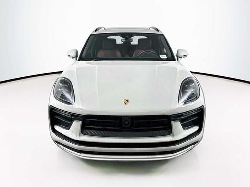Chalk 2026 Porsche Macan Macan