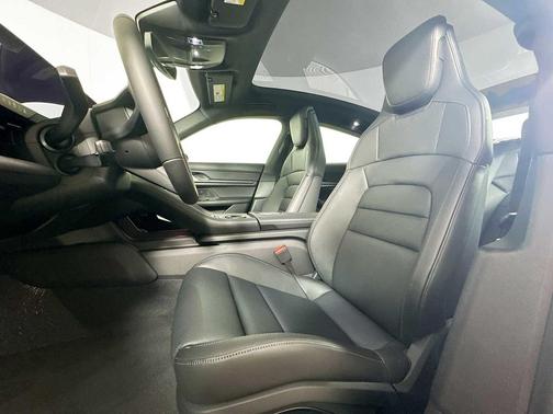 2025 Porsche Taycan RWD