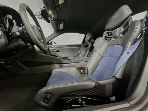 2025 Porsche 718 Cayman GT4 RS