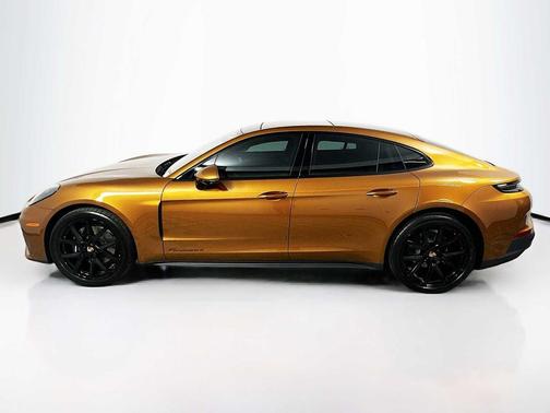 2025 Porsche Panamera 4