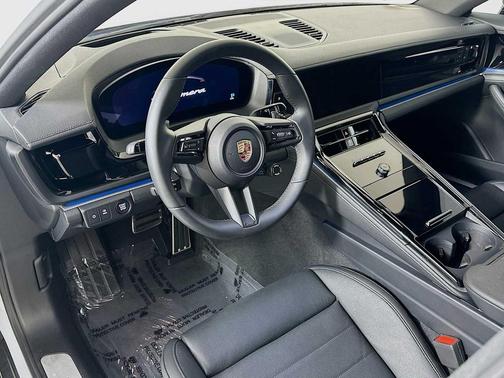 Ice Grey Metallic 2025 Porsche Panamera