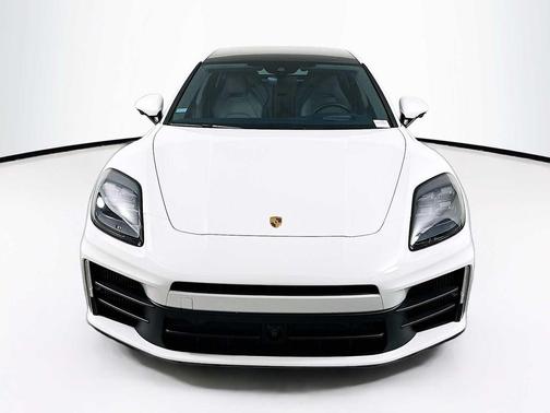 2024 Porsche Panamera 4