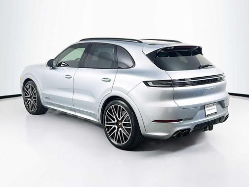 2025 Porsche Cayenne GTS