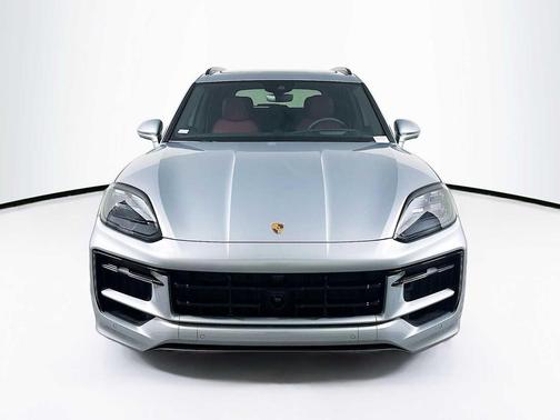 2025 Porsche Cayenne GTS