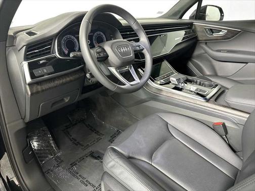2022 Audi Q7 55 Premium Plus