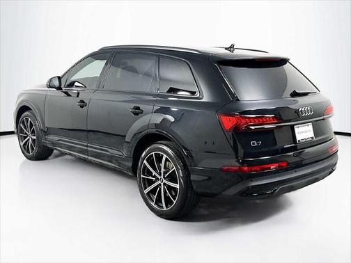 2022 Audi Q7 55 Premium Plus