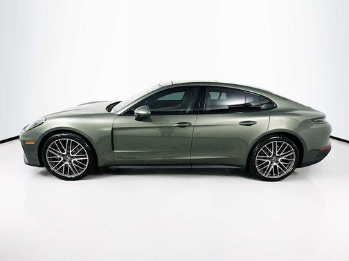 2026 Porsche Panamera RWD