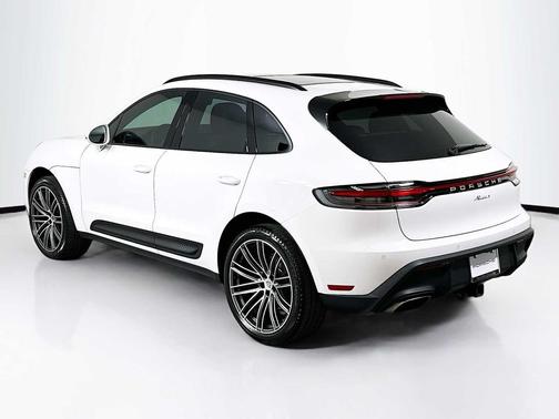 2025 Porsche Macan AWD