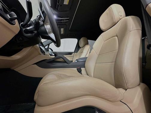 2021 Porsche Cayenne GTS