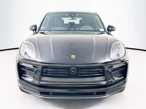 2025 Porsche Macan AWD