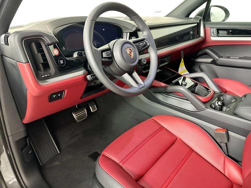 2025 Porsche Cayenne S