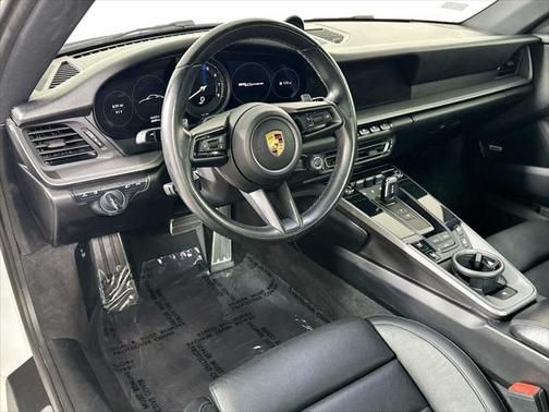 2022 Porsche 911 Carrera