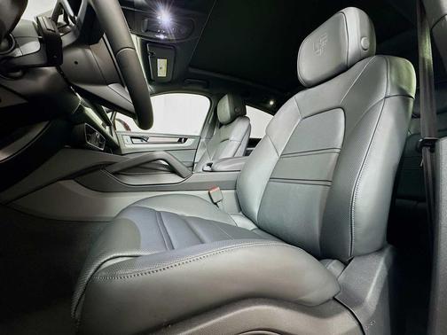 2026 Porsche Cayenne Cayenne E-Hybrid