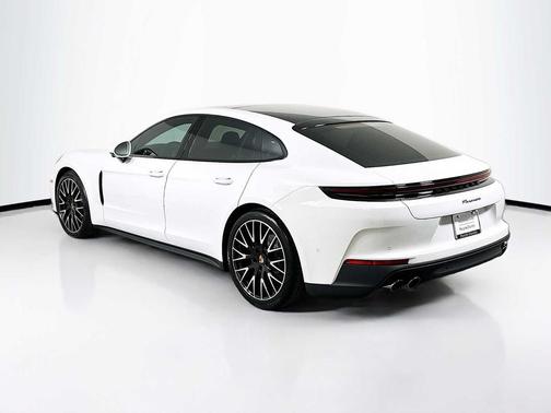 CARRARA WHT MET 2026 Porsche Panamera