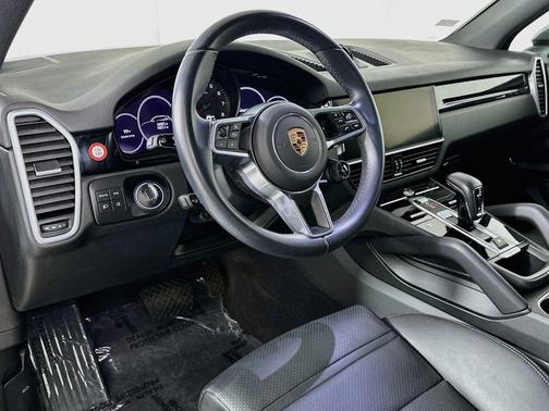 GREY 2023 Porsche Cayenne Platinum Edition