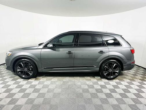 Samurai Gray Metallic 2025 Audi Q7 55 Prestige