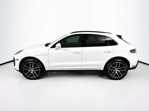 CARRARA WHT MET 2026 Porsche Macan Macan