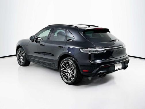 2025 Porsche Macan AWD