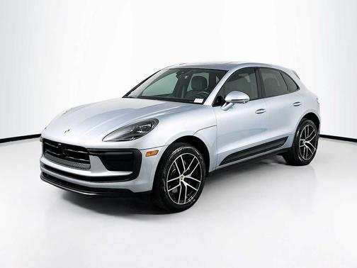 Dolomite Silver Metallic 2025 Porsche Macan Macan