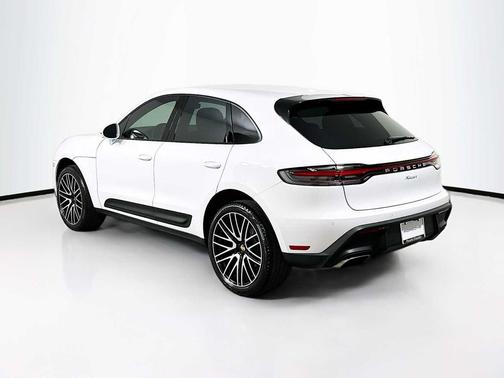 2025 Porsche Macan AWD