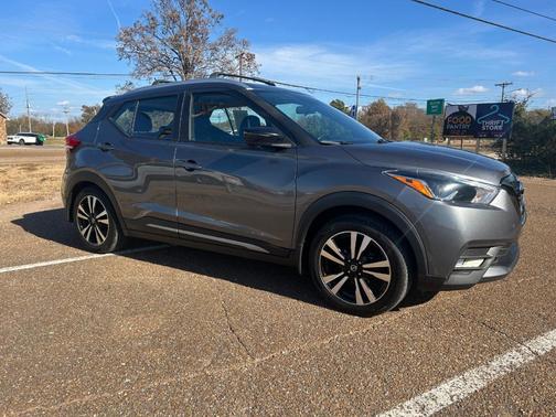 2019 Nissan Kicks SR