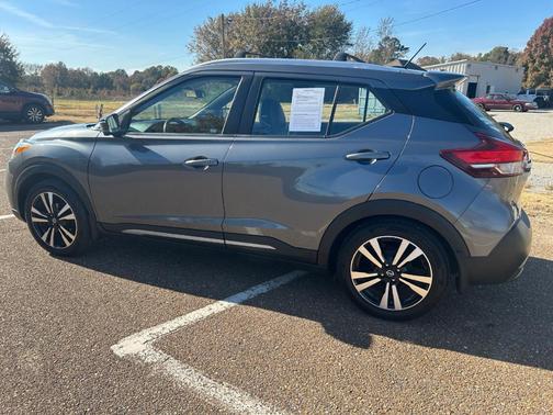 2019 Nissan Kicks SR