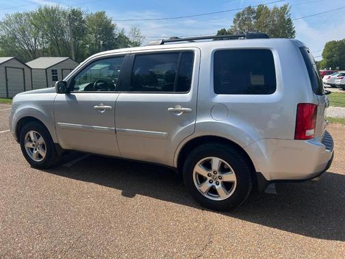 Silver 2011 Honda Pilot EX-L