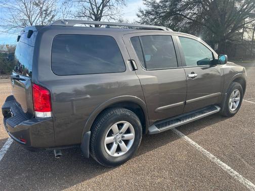 2015 Nissan Armada SV