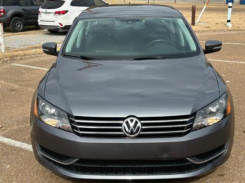 2014 Volkswagen Passat 1.8T Auto Wolfsburg Ed