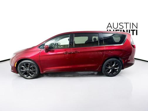 2020 Chrysler Pacifica Touring