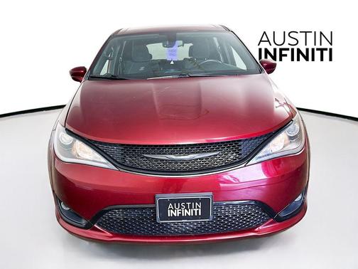 2020 Chrysler Pacifica Touring